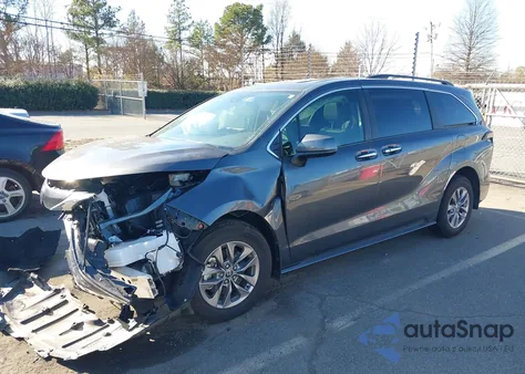 2025 Toyota Sienna Xle z USA, uszkodzony, nr VIN 5TDJRKEC1SS268774